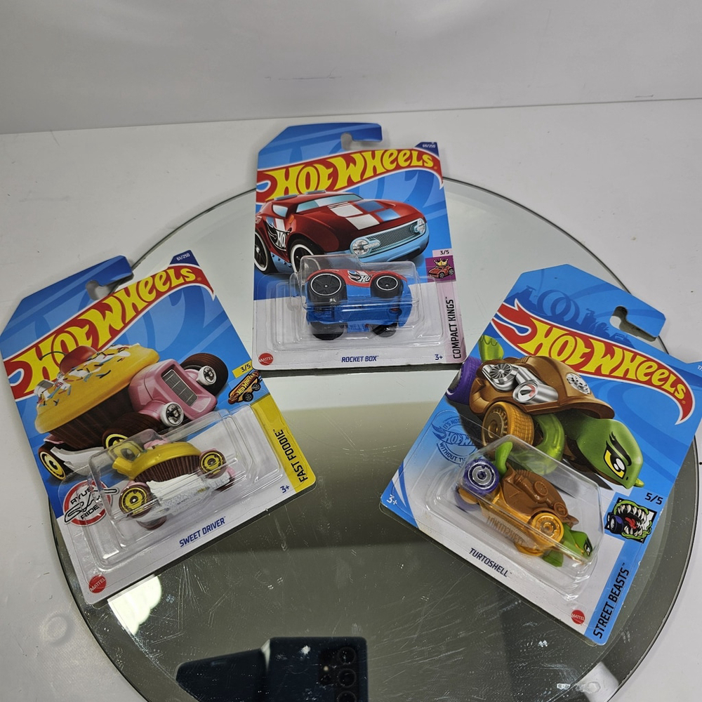 Hot Wheels Set Of 3 Street Beasts, Fast Foodie, Compact Kings Turtoshell